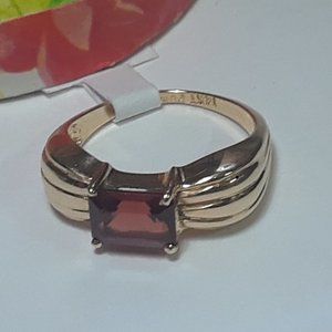 Estate 1.0ct Natural Emerald cut Garnet sideways set 14Kt Yellow/Gold Ring#19674